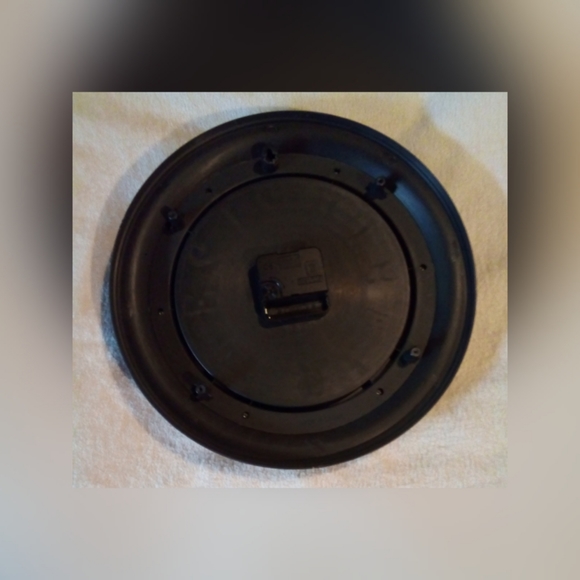 CLOCK (FAMILY IS THE GIFT THAT LASTS FOREVER) - Picture 2 of 2